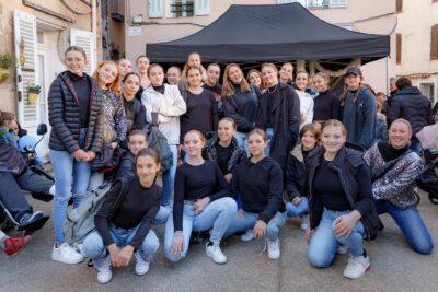 Agrandir l'image 2 sur 72, fenêtre modale