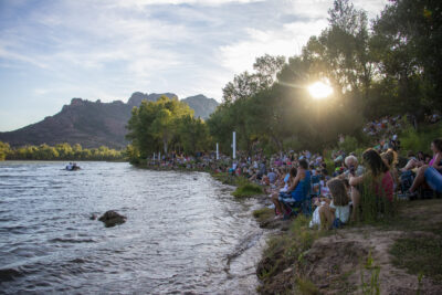 Agrandir l'image 2 sur 19, fenêtre modale