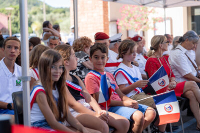 Agrandir l'image 4 sur 30, fenêtre modale