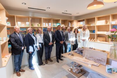 Agrandir l'image 4 sur 16, fenêtre modale