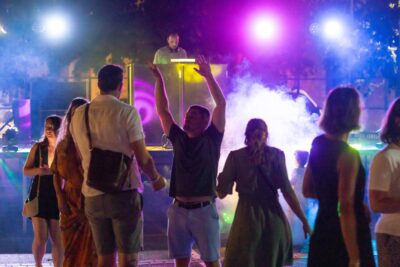 Agrandir l'image 14 sur 15, fenêtre modale