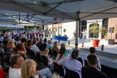 Agrandir l'image 8 sur 39, fenêtre modale