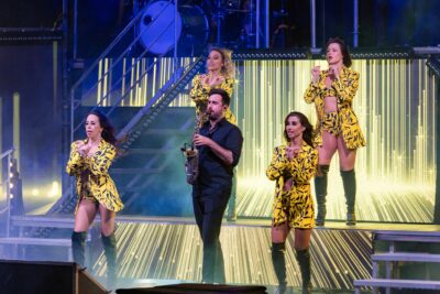 Agrandir l'image 2 sur 39, fenêtre modale